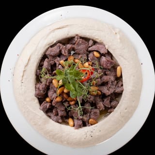 Hummus WITH lahm suwgar